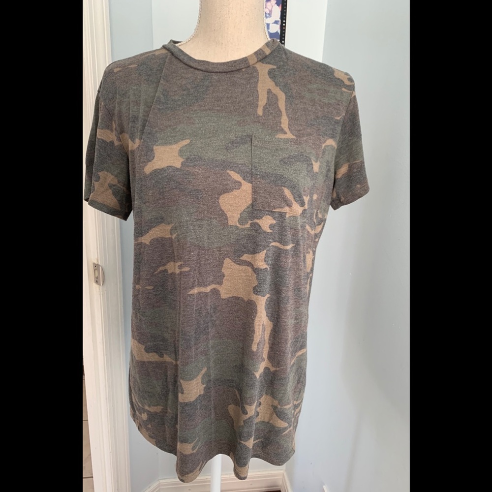 FOREVER 21 TEE